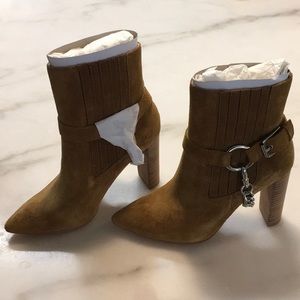 Paige London Caramel Suede Size 6 woman’s booties with chain